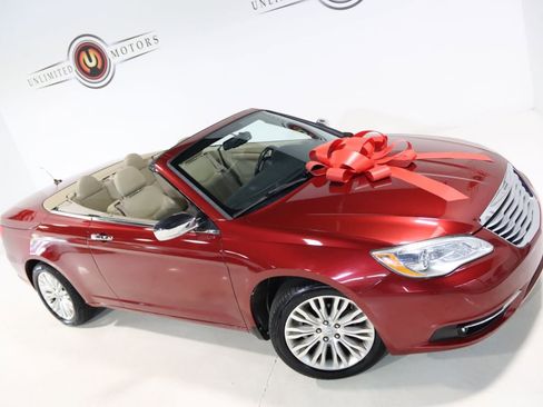 Used 2013 Chrysler 200 Limited FWD image 2