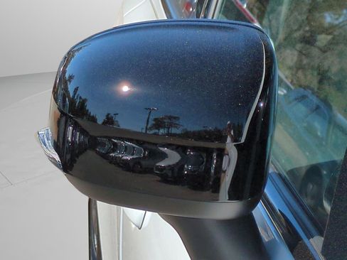 New 2026 Volvo XC60 B5 Ultra w/ Protection Package Premier image 12