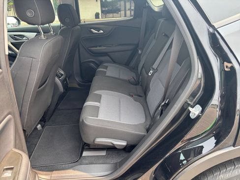 Used 2025 Chevrolet Blazer LT FWD image 27