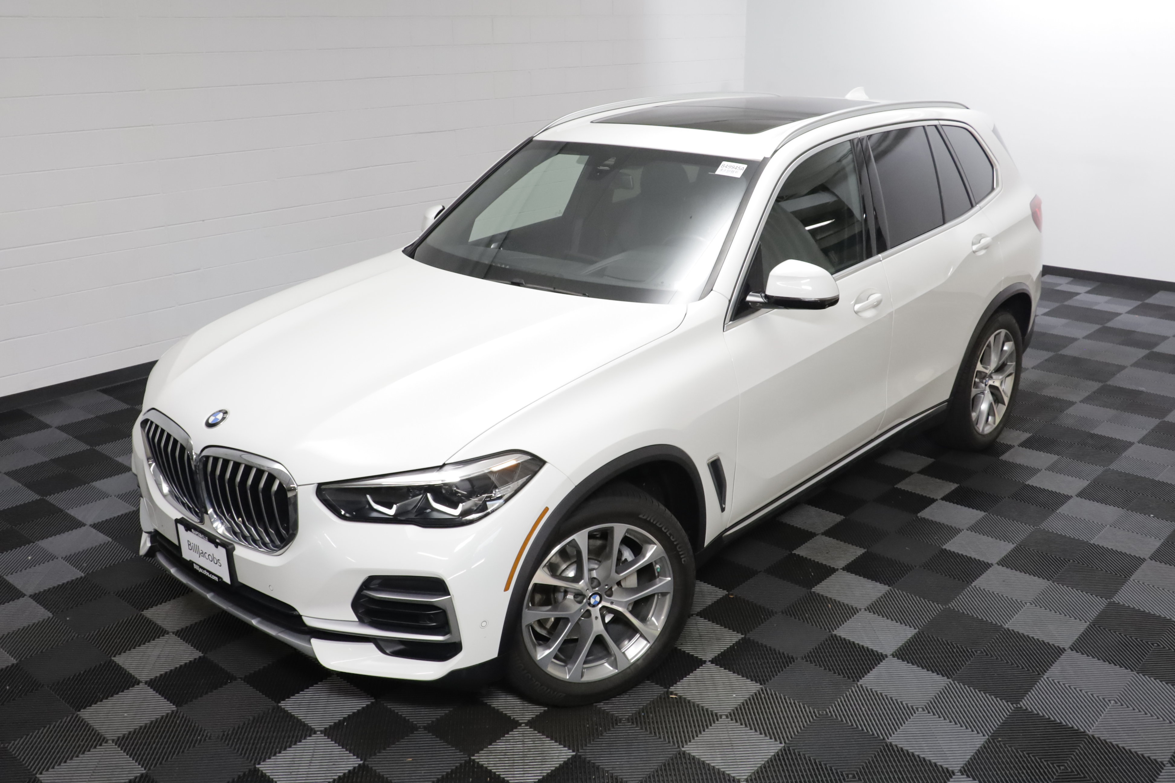 Used 2022 BMW X5 xDrive40i w/ Premium Package AWD/4WD image 2