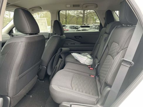 New 2026 Nissan Pathfinder SV image 9