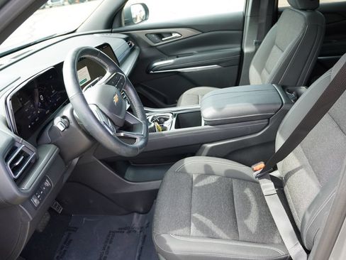 Certified 2025 Chevrolet Traverse LT w/ Driver Confidence Package AWD/4WD image 15