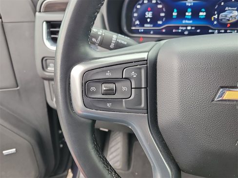 Used 2023 Chevrolet Suburban LT image 18