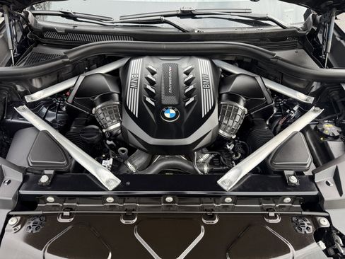 Used 2022 BMW X5 M50i AWD/4WD image 28