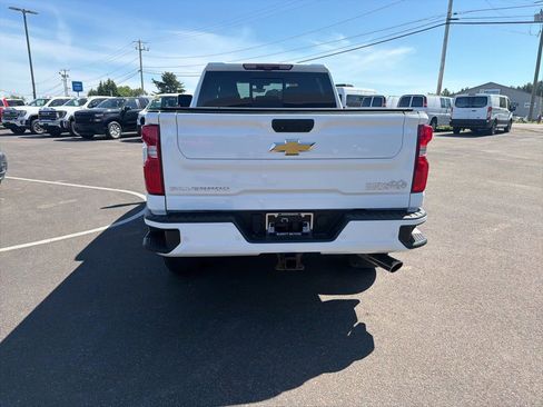 Used 2023 Chevrolet Silverado 2500 High Country w/ Z71 Off-Road Package AWD/4WD image 6