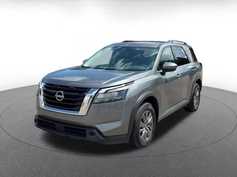 Used 2025 Nissan Pathfinder SV FWD image 5