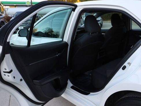 Used 2020 Toyota Camry LE image 16