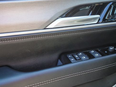 New 2026 Jeep Grand Wagoneer Limited AWD/4WD image 23