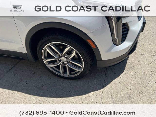 Used 2019 Cadillac XT4 Sport w/ Cold Weather Package FWD image 6