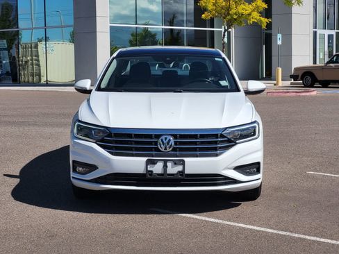 Used 2019 Volkswagen Jetta SEL Premium FWD image 2