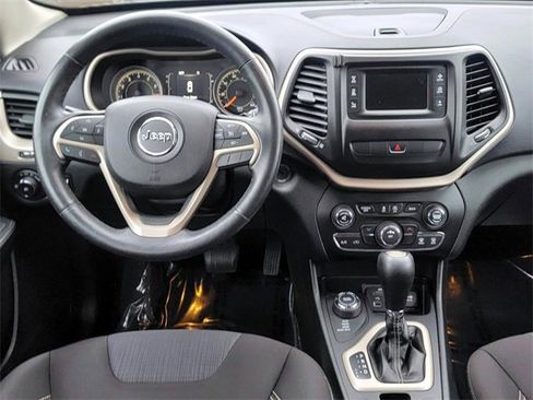 Used 2017 Jeep Cherokee Latitude w/ Comfort & Sound Group image 14