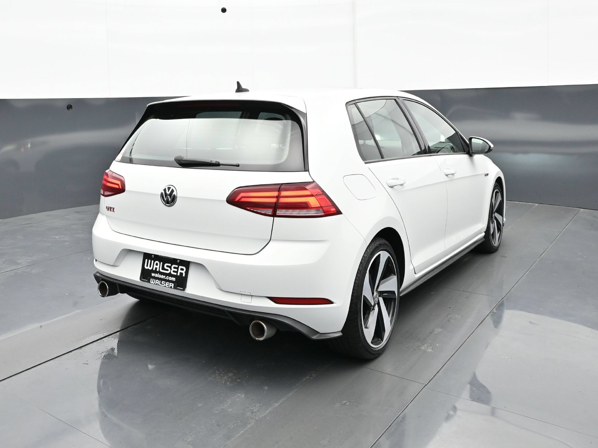 Used 2020 Volkswagen GTI SE FWD image 5