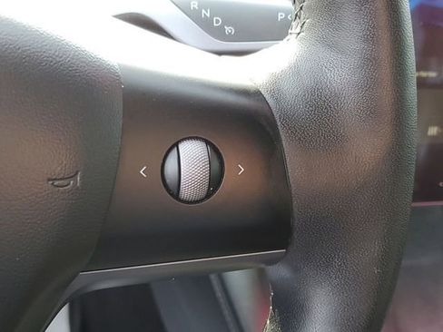 Used 2021 Tesla Model 3 Standard Range Plus image 13