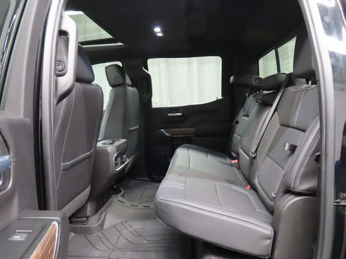 Used 2022 Chevrolet Silverado 1500 High Country w/ Technology Package image 10