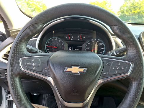 Used 2024 Chevrolet Malibu LT FWD image 16