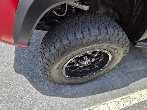 Used 2023 Toyota Tacoma TRD Off-Road w/ Advanced Technology Package AWD/4WD image 4