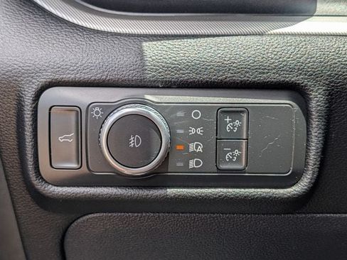 Used 2021 Ford Explorer XLT w/ Equipment Group 202A RWD image 21
