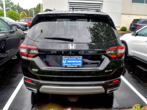 Used 2023 Honda Pilot Elite image 17