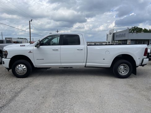 Used 2026 RAM 3500 Laramie w/ Max Tow Package AWD/4WD image 7