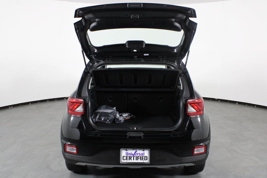 Certified 2026 Hyundai Venue SEL FWD image 16