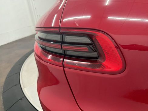 Used 2018 Porsche Macan S AWD/4WD image 11