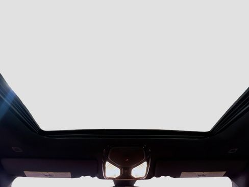 Used 2023 BMW i4 eDrive35 w/ Premium Package image 16