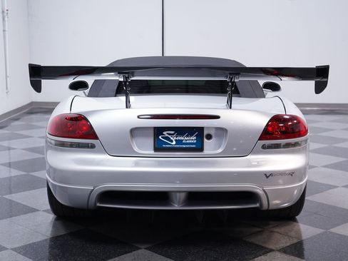 Used 2005 Dodge Viper SRT-10 image 9