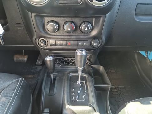 Used 2017 Jeep Wrangler Unlimited Sahara w/ Quick Order Package 24E Chief AWD/4WD image 11