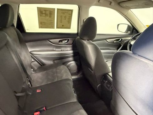 Used 2016 Nissan Rogue SV w/ SV Premium Package image 40