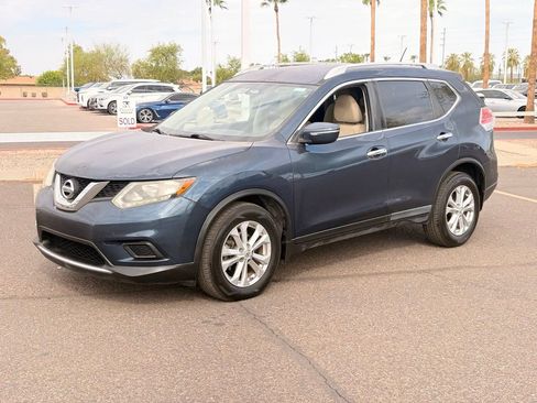 Used 2015 Nissan Rogue SV FWD image 2
