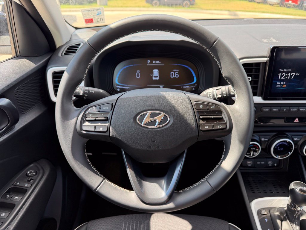 Certified 2025 Hyundai Venue Limited FWD image 18