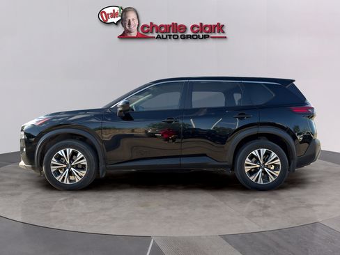 Used 2023 Nissan Rogue SV FWD image 2