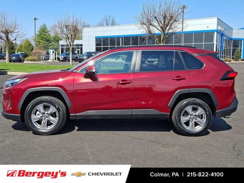 Used 2023 Toyota RAV4 XLE image 9