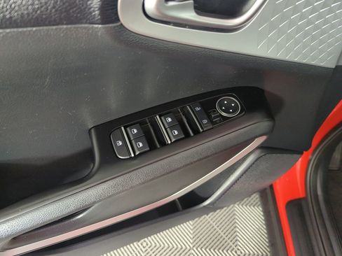 Used 2025 Kia Soul LX w/ LX Technology Package image 19