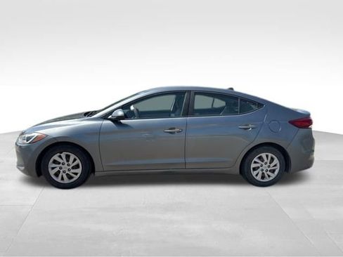 Used 2017 Hyundai Elantra SE FWD image 6