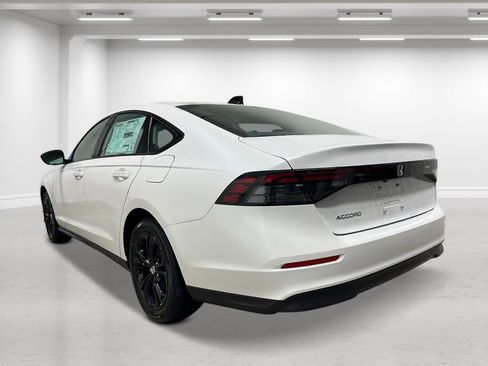 New 2025 Honda Accord SE image 3