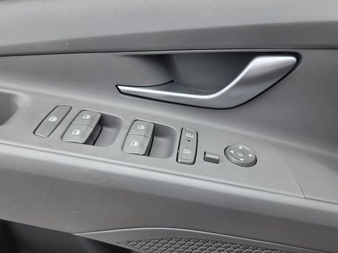 Used 2024 Hyundai Elantra SEL FWD image 32