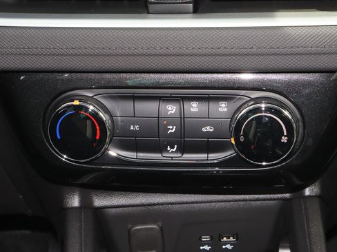 Used 2025 Chevrolet TrailBlazer LT image 11