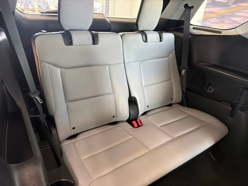 Certified 2021 Ford Explorer XLT w/ Equipment Group 202A AWD/4WD image 10