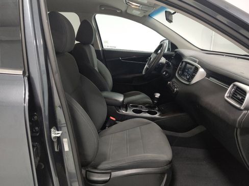 Used 2020 Kia Sorento LX image 21