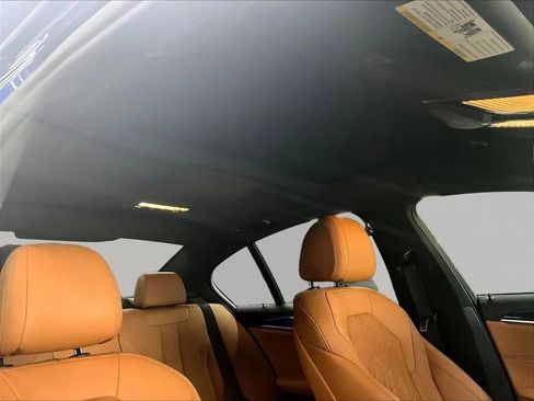 Used 2021 BMW 530i w/ Premium Package RWD image 29