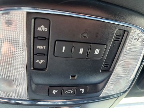 Used 2018 Jeep Grand Cherokee Laredo AWD/4WD image 5