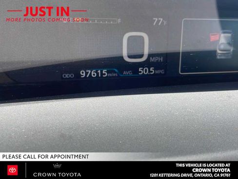 Used 2018 Toyota Prius Three FWD image 3