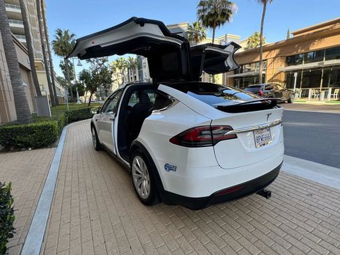 Used 2020 Tesla Model X Long Range AWD/4WD image 4