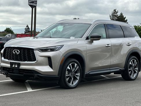 Certified 2023 INFINITI QX60 Luxe w/ Cargo Package FWD image 8