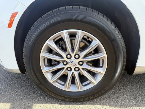 Used 2024 Buick Enclave Premium AWD/4WD image 9
