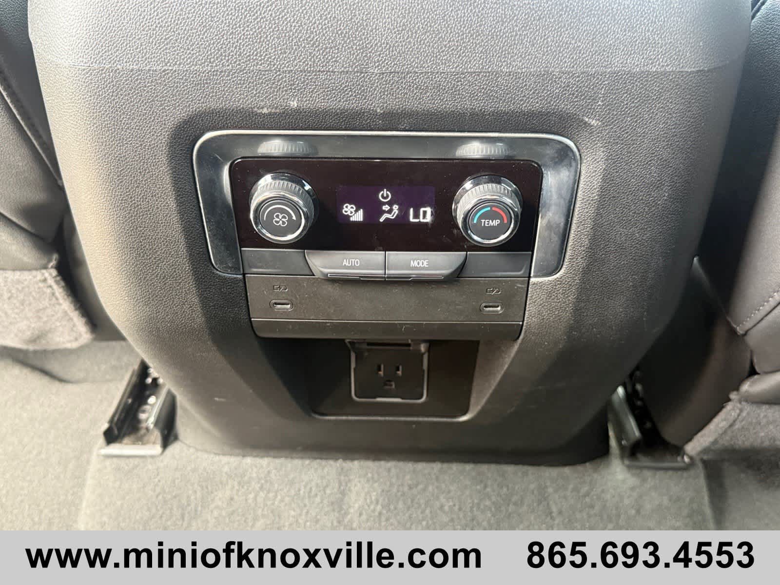Used 2025 Chevrolet Tahoe LT RWD image 19