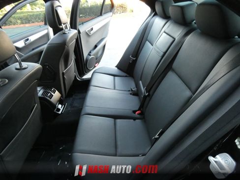 Used 2009 Mercedes-Benz C 300 Sedan image 39