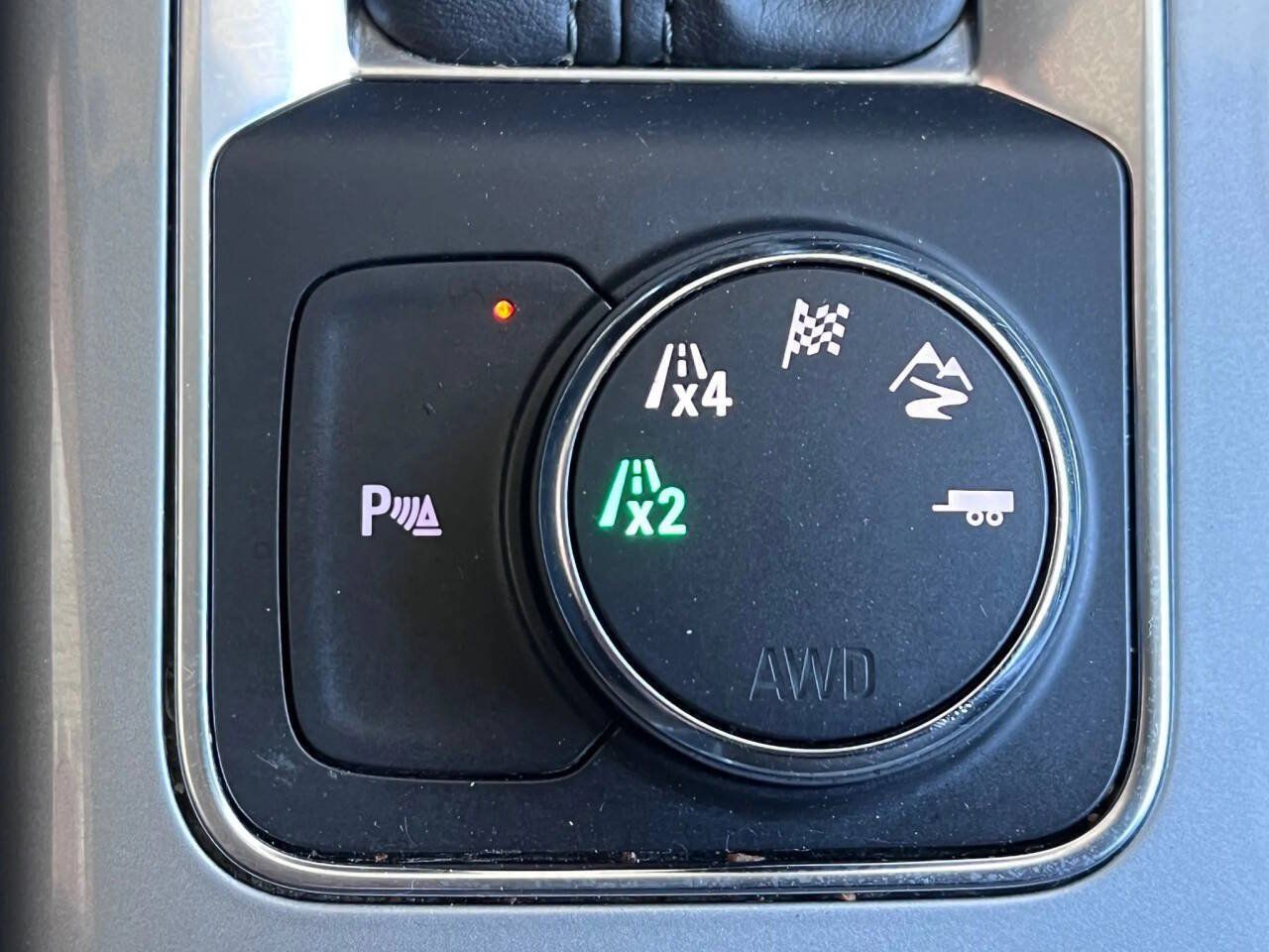 Used 2020 Chevrolet Blazer LT w/ Sound & Technology Package AWD/4WD image 32