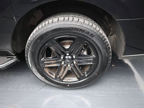 Used 2020 Ford Expedition Max XLT w/ Equipment Group 202A AWD/4WD image 17